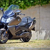 El lujo se apodera de nosotros en el exclusivo BMW C 650 GT, la gran apuesta alemana para los maxi-scooter