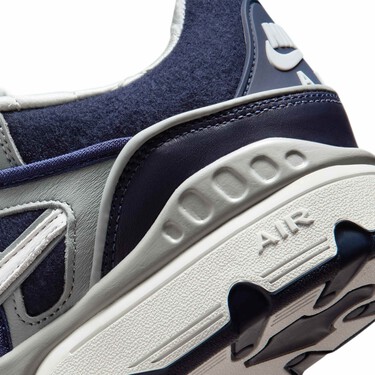 Las nuevas Air Force 3 de Nike y Nigo inspiradas en la oscuridad de la noche llegan con una estética universitaria pura