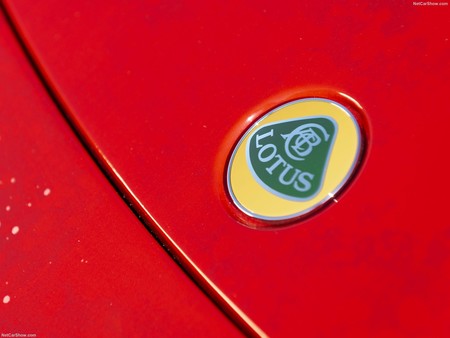 En el mundo de los SUV deportivos hay un nuevo contendiente (sí, otro...) y podría ser de Lotus