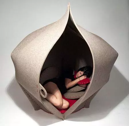 Hush, un mueble para desconectar del mundo