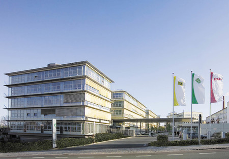 Una explosión en una factoría de Schaeffler causa 13 heridos