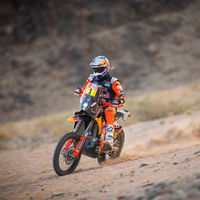 ¡El campeón ya está aquí! Toby Price arrasa en el Dakar y solo la Honda de Ricky Brabec le aguanta el tirón