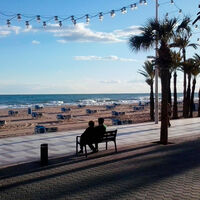 El paseo marítimo más bonito del mundo está en España: una joya de toques modernistas con palmeras y kilómetros llanos pensados para pasear sin esfuerzo 