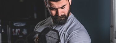 Este es el mejor agarre para entrenar tus bíceps según la ciencia