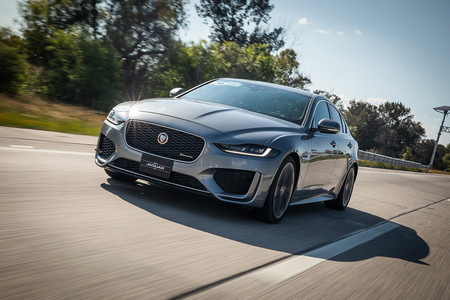 Jaguar XE 2020, al volante de un británico con espíritu de gran turismo