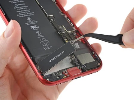 iFixit destripa el nuevo iPhone SE para confirmar lo que muchos sospechábamos: es un iPhone 8 modernizado y en esteroides