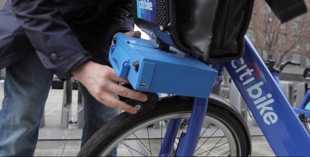 ShareRoller, el maletín que electrifica la bicicleta compartida