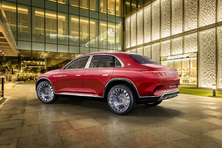 El Mercedes-Maybach Ultimate Luxury es un SUV sedán que desafía a la lógica y a la mercadotecnia