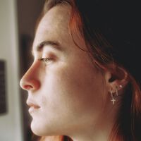 Cuando pienses que la cera de tus oídos es molesta y asquerosa, piensa que sería peor tener insectos ahí dentro