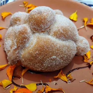 Entre maíz nativo, mole de cempasúchil y pan de muerto: así es el menú de Día de Muertos de Tierra de Iyari que enaltece las raíces de México