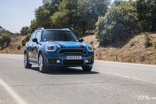 Probamos el MINI Cooper S E Countryman All4: un coche híbrido enchufable que no se gana su etiqueta CERO