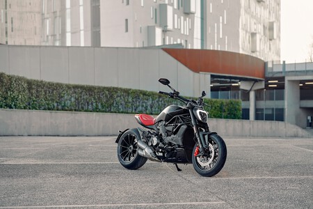 Ducati Xdiavel Nera 2022 010