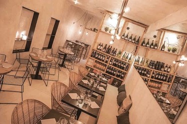 Muy Mío Plaza, punto de encuentro social para los que no se quieren complicar en Barcelona 