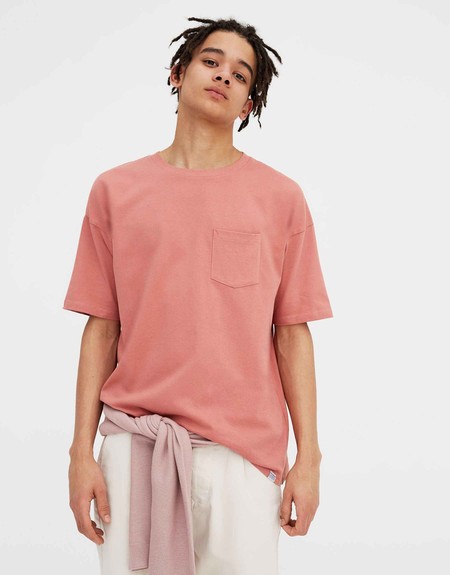 El rosa millennial vuelve más ecofriendly que nunca en la colección Join Life de Pull&Bear