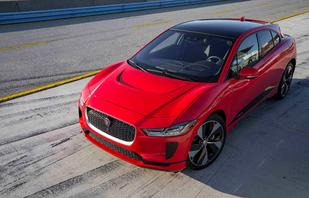 Waymo y Magna fabricarán en Michigan versiones 'sin conductor' del Jaguar I-PACE y del Chrysler Pacifica