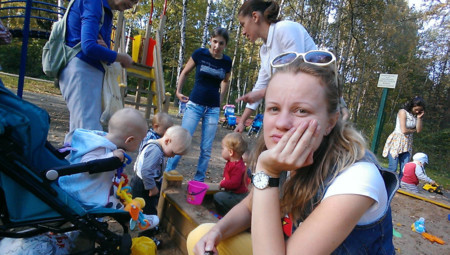 I Documented What Its Like To Be A Mom With A Selfie Stick 14 880