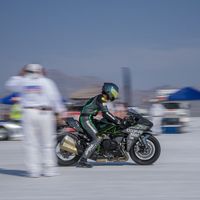 ¡Brutal! La Kawasaki Ninja H2 alcanza los 337 km/h para lograr el récord en Bonneville