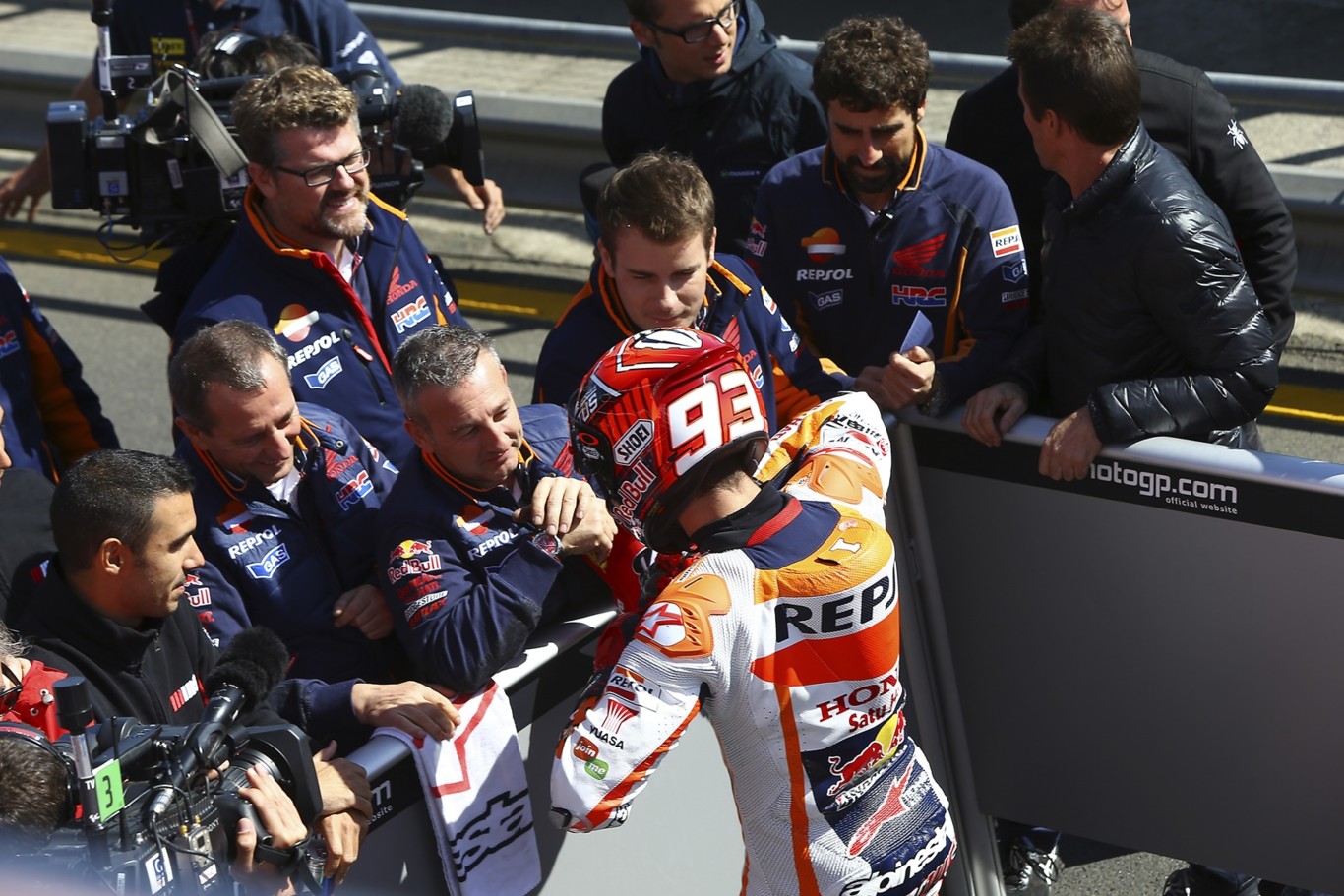 Australia nos brinda la mejor carrera de MotoGP de la temporada y, puede que de los últimos años