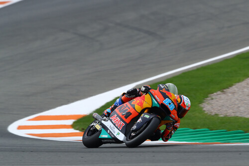 Jorge Martín gana a Marco Bezzecchi en una apasionante última vuelta y Héctor Garzó logra su primer podio