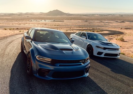 ¡Brutal! El Dodge Charger SRT Hellcat Widebody mantiene sus 717 CV, pero ahora da aún más miedo