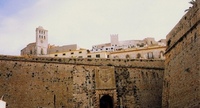 Ibiza: Visitas gratuitas teatralizadas en inglés