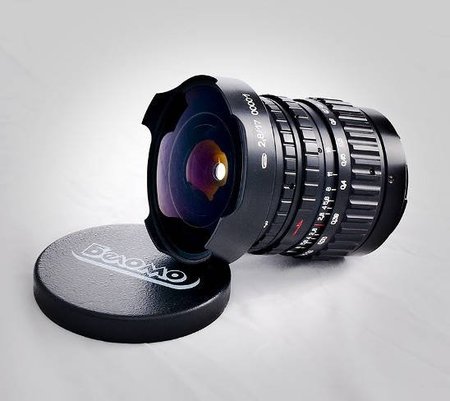 Ojos de pez en los dos extremos: 17mm para Full-Frame, y 7'5mm para micro-4/3