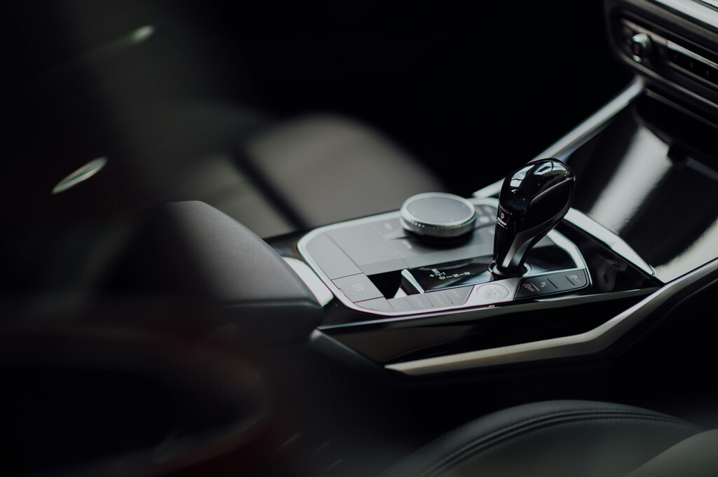 Que un coche eléctrico tenga cambio manual no tiene sentido: Toyota y Subaru tienen otra opinión