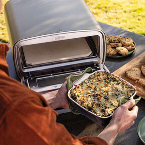 Equipamos nuestra terraza con este horno con piedra refractaria especial para pizzas que no necesita obras y está en oferta