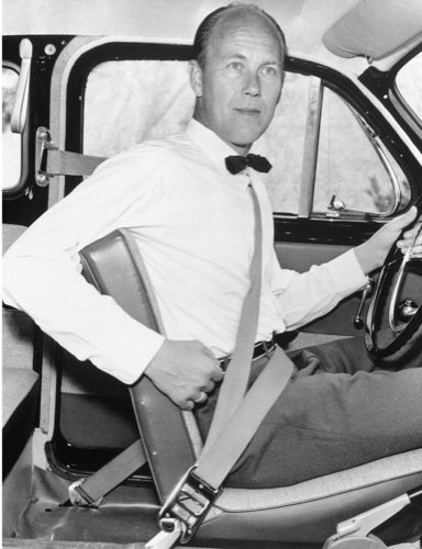 Feliz 50 cumpleaños, cinturón de seguridad de tres puntos