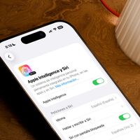 Gurman confirma la mala noticia sobre la nueva Siri en iOS 26. Y de paso filtra grandes novedades como un nuevo "ChatGPT" de Apple
