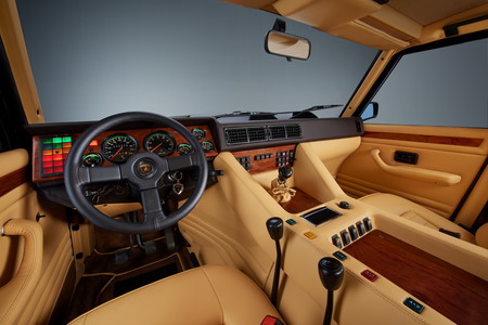 Lamborghini Lm002 29