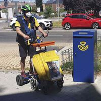 Correos está probando a repartir con patinetes eléctricos. Los carteros no están contentos porque pueden sufrir "accidentes graves o incluso mortales"
