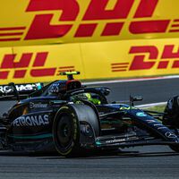 Pirelli ha cambiado los neumáticos y Lewis Hamilton ya está en la pole. A Mercedes llegan recuerdos de Disneyland 