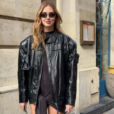 Las nuevas Nike en color verde safari que llevan las pijas de Madrid en sus looks de ciudad en primavera 