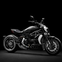 ¿Pensando en rojo? Ducati nos alegra el otoño con descuentos en su gama