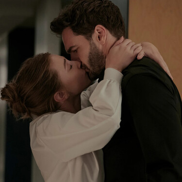 Acaba de llegar a Prime Video y ya es la película más vista: una comedia romántica basada en un bestseller de Ali Hazelwood