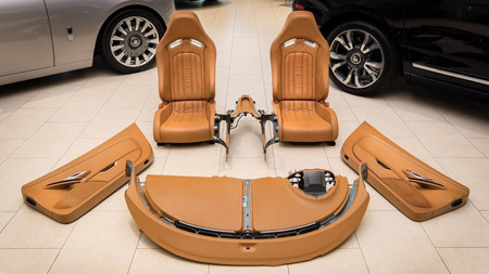 Este interior de Bugatti Veyron está a la venta en Ebay, y cuesta lo mismo que un BMW M4 CS