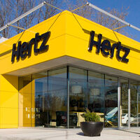 Ojo este verano si eliges un coche de alquiler de alguna de estas compañías: la OCU las ha denunciado por "cláusulas abusivas"