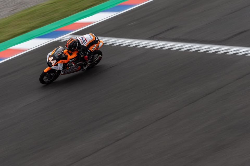 Aron Canet se reencuetra con la victoria en Austin y comparte el liderato de Moto3 con Jaume Masià