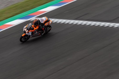 Aron Canet se reencuetra con la victoria en Austin y comparte el liderato de Moto3 con Jaume Masià