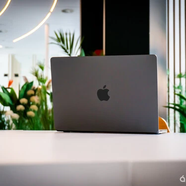 Macbook Pro M5 01