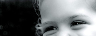 Todos los niños son felices a menos que los padres les hagan infelices