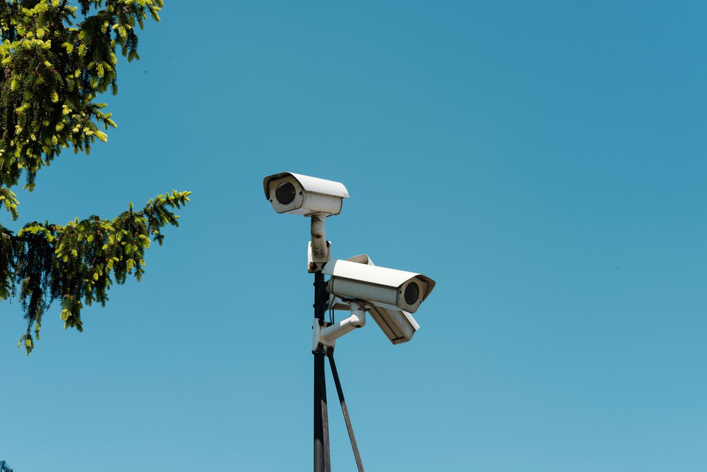 Detrás de las tecnologías de vigilancia policial hay un negocio muy lucrativo. Un negocio que Amazon quiere conquistar 