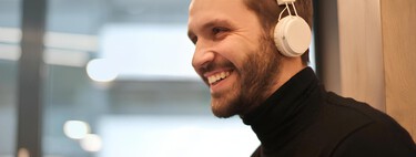 Hablar otro idioma ya no requiere mirar la pantalla, pues Google Translate llega a tus audífonos para realizar traducciones en tiempo real y te contamos como funciona