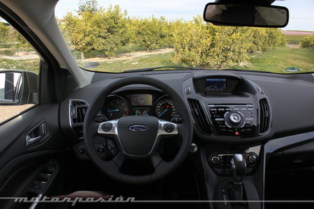 Ford Kuga 2013, vista interior