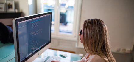 La Universidad Autónoma de Madrid ha lanzado tres cursos online gratuitos de programación en C que podrás tomar en edX