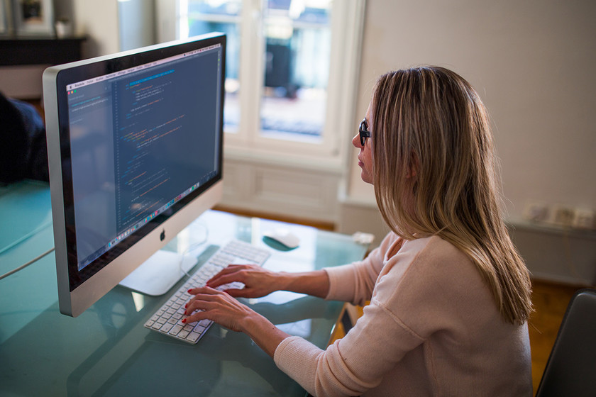 La Universidad Autónoma de Madrid ha lanzado tres cursos online gratuitos de programación en C que podrás tomar en edX