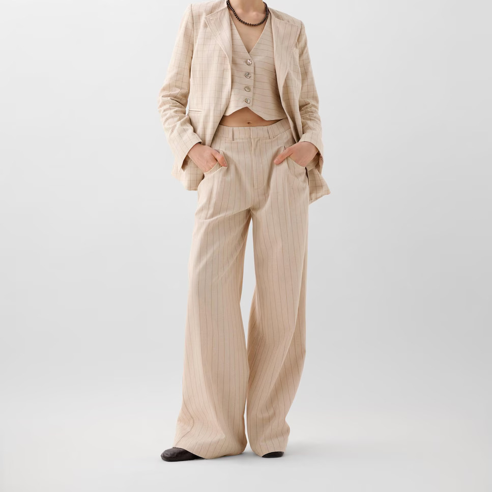 Scalpers
Pantalones de vestir de mujer corte regular fit de rayas