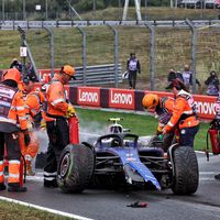 Malas noticias para Carlos Sainz. Williams se está gastando un pastizal en reparaciones, y están pensando en cambiar de piloto