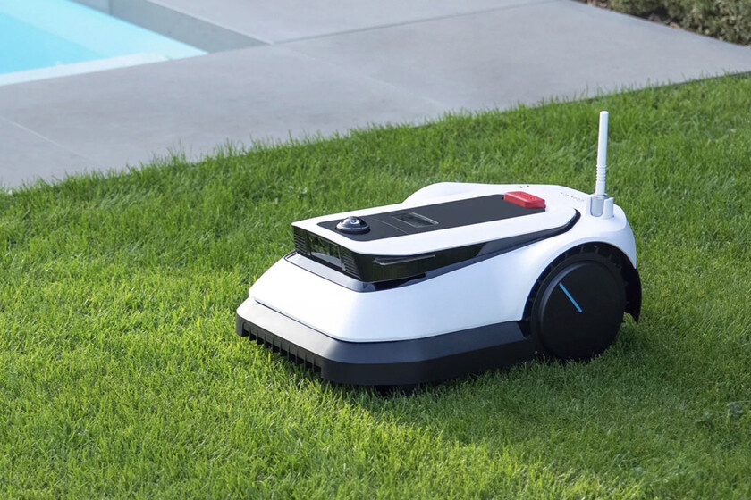 Ecovacs announces its autonomous lawnmower with battery, cameras and